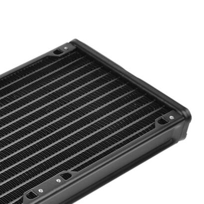 thermaltake-pacific-r240-radiator-negro