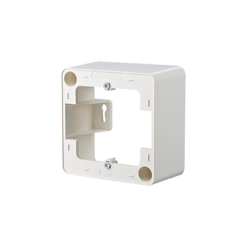 btr-netcom-130829-4302-i-toma-de-corriente-blanco