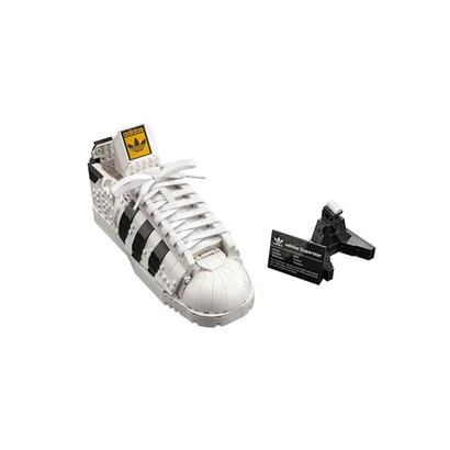 lego-10282-iconos-adidas-originals-superstar