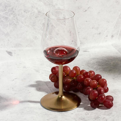 thumbsup-design-weinglas-aerating-vino-glass