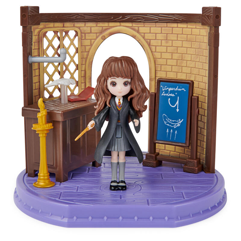 aula-encantamientos-magicos-figura-hermione-harry-potter-5cm