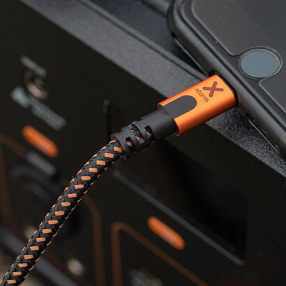 xtorm-cable-usb-a-a-lightning-15m-negro-naranja