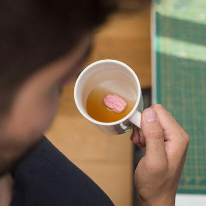 thumbs-up-taza-gross-mug-chicle