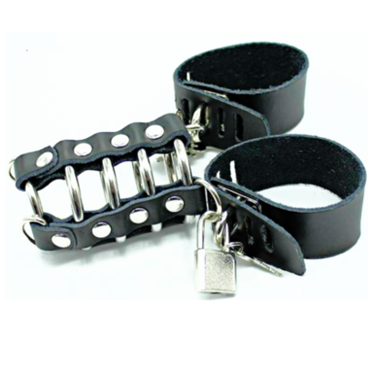 ohmama-fetish-jaula-pene-con-anillas-metalicas-y-correas-piel