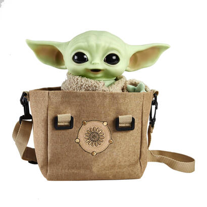 peluche-electronico-con-bandolera-mattel-star-wars-the-mandalorian-the-child-baby-yoda-28-cm