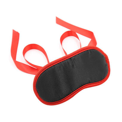 ohmama-fetish-negro-bordes-rojos