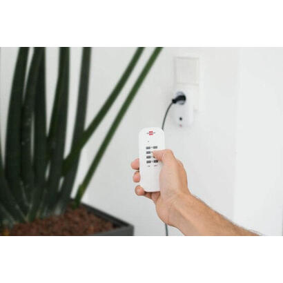 brennenstuhl-comfort-line-3-tomas-funkschalt-set-rc-ce1-3001-ip20-blanco