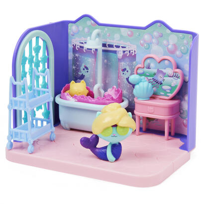 spin-master-gabby-s-dollhouse-deluxe-room-bano-con-figura-de-mono-6062036