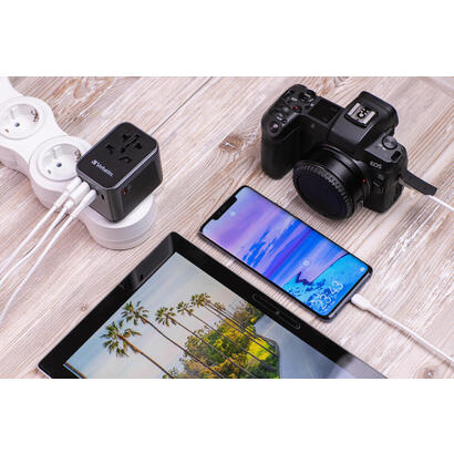 verbatim-uta-03-adaptador-con-1-puerto-usb-c-2-puerto-usb-a-2-puerto-usb-c