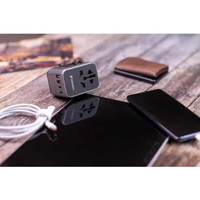 verbatim-uta-03-adaptador-con-1-puerto-usb-c-2-puerto-usb-a-2-puerto-usb-c