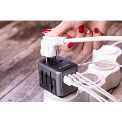 verbatim-uta-03-adaptador-con-1-puerto-usb-c-2-puerto-usb-a-2-puerto-usb-c