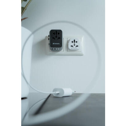 verbatim-uta-03-adaptador-con-1-puerto-usb-c-2-puerto-usb-a-2-puerto-usb-c