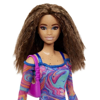 mattel-barbie-fashionistas-muneca-con-pelo-ondulado-y-pecas-hjt03