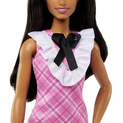 muneca-mattel-barbie-fashionistas-con-cabello-negro-y-vestido-a-cuadros-hjt06