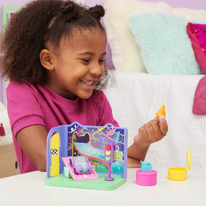 spin-master-gabby-s-dollhouse-deluxe-room-purr-ins-play-room-sct-6064149