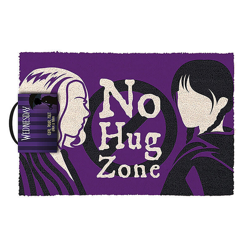 felpudo-pyramid-wednesday-no-hug-zone