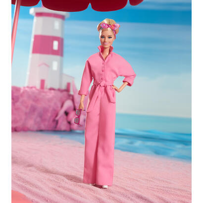 barbie-margot-robbie-como-barbie-muneca-con-un-mono-rosa-hrf29