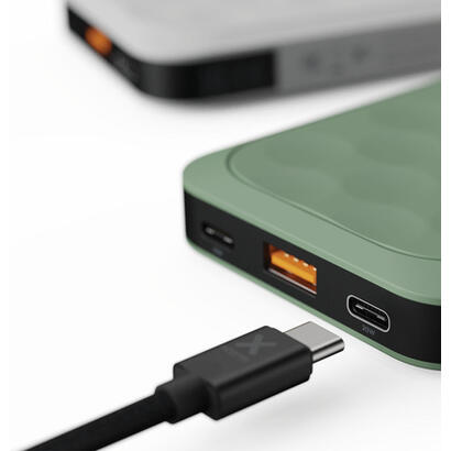 power-bank-fuel-series-fs-5103-10000mah-verde-xtorm-10000mah-hasta-20w-2xusb-c-1xusb-a-lcd