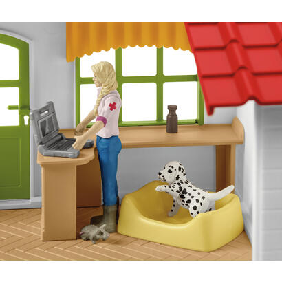 schleich-veterinarian-practice-with-pets