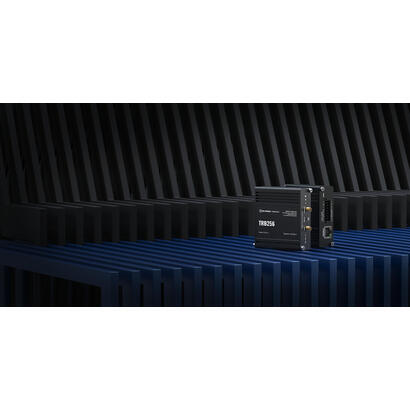 teltonika-trb256-pasarel-y-controlador-10-100-mbits