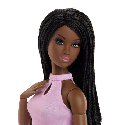 muneca-barbie-signature-de-mattel-luce-21-anos-con-cabello-negro-y-vestido-rosa-hrm13