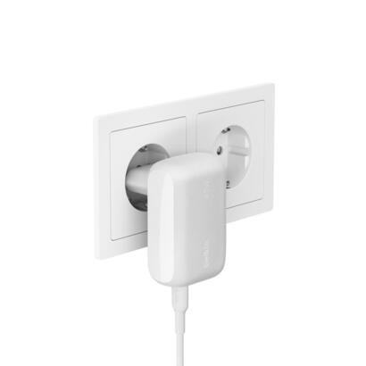 belkin-boost-charge-42w-charger-30w-usb-c12w-usb-a-wcb009vfwh