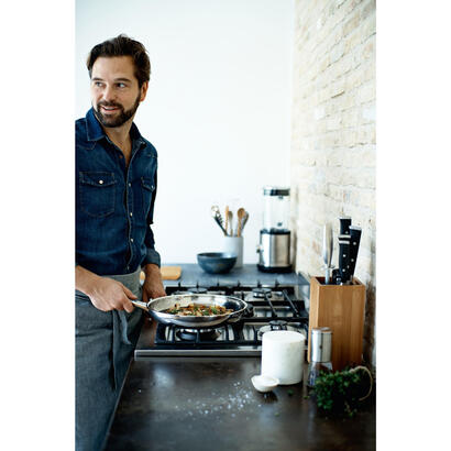 wmf-1756286411-negro-acero-inoxidable-aluminio-acero-inoxidable