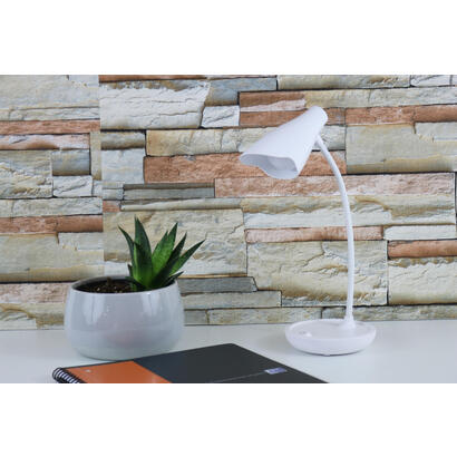 lampara-de-escritorio-unilux-led-ukky-iluminacion-led-de-bajo-consumo-diseno-moderno-y-elegante-brazo-flexible
