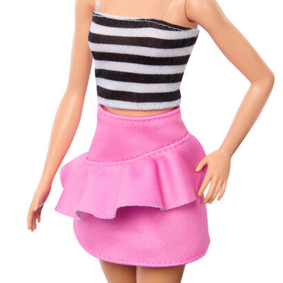 muneca-barbie-barbie-fashionistas-con-top-blanco-y-negro-y-falda-rosa-hrh11