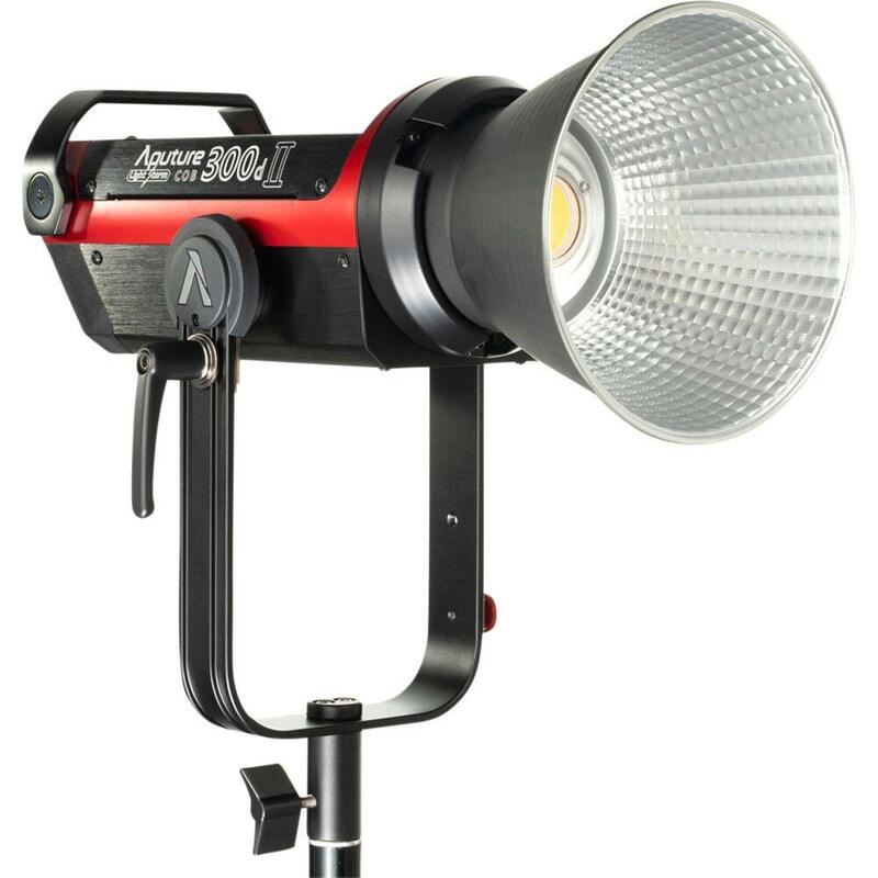 aputure-ls-c300d-mkii-v-mount