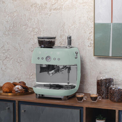 smeg-egf03pgeu-espressomaschine-kaffeevollautomat-50s-style-pastellgrun