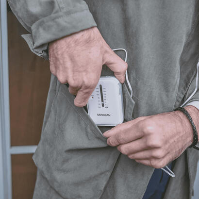 sangean-sr-32-blanco-radio-de-bolsillo-fmam-altavoz-integrado-jack-y-correa
