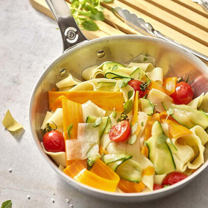 de-buyer-373624-cacerola-cazo-bajo-alrededor