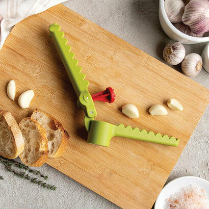 ototo-garligator-garlic-press