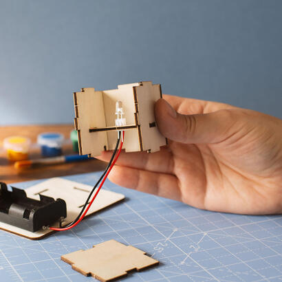 thumbs-up-1002800-juguete-de-arte-y-manualidades