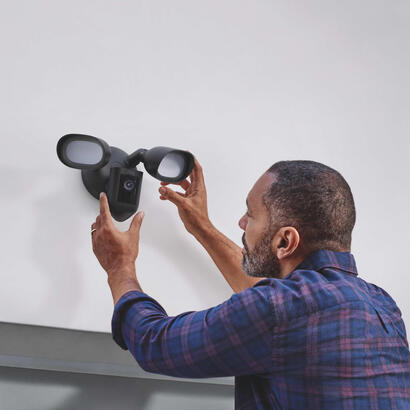 ring-floodlight-cam-wired-pro-camara-de-seguridad-ip-exterior-1920-x-1080-pixeles-techopared