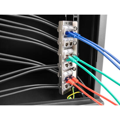 keystone-halterung-12-port-neigbar-fur-10-oder-19-rack-und-wandmontage