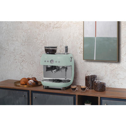 smeg-egf03pgeu-espressomaschine-kaffeevollautomat-50s-style-pastellgrun