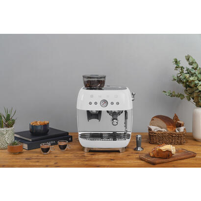 maquina-espresso-smeg-estilo-50-con-molinillo-integrado-blanco-egf03wheu