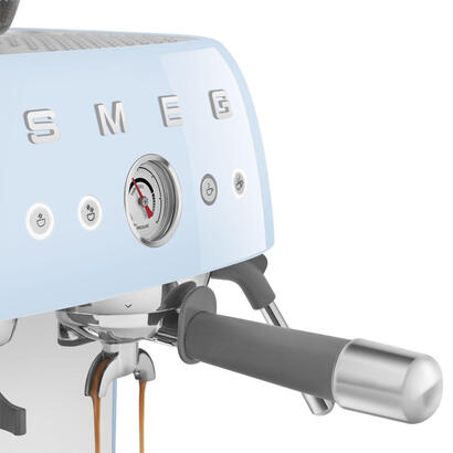 smeg-egf03pbeu-espressomaschine-kaffeevollautomat-50s-style-pastellblau