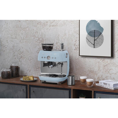 smeg-egf03pbeu-espressomaschine-kaffeevollautomat-50s-style-pastellblau