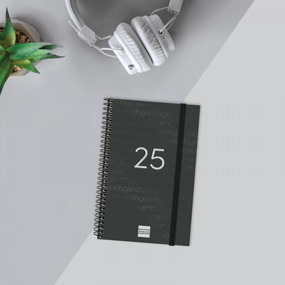 finocam-agenda-anual-year-espiral-e5-117x181mm-1dp-negro-2025
