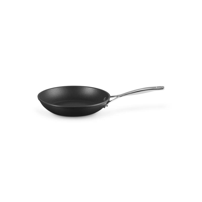 le-creuset-toughened-non-stick-nonstick-shallow-frying-pan-45x28cm-51112280010002 le-creuset-toughened-non-stick-nonstick-shallow-frying-pan-45x28cm-51112280010002