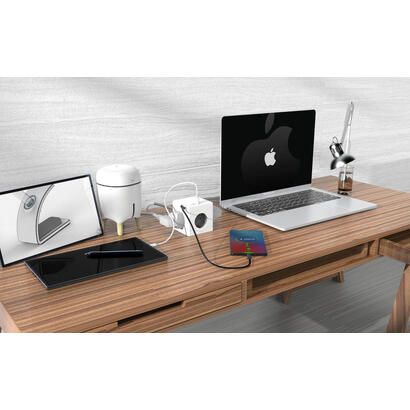 powercube-3-schuko-outlets-2-usb-a-ports-1-usb-c-port