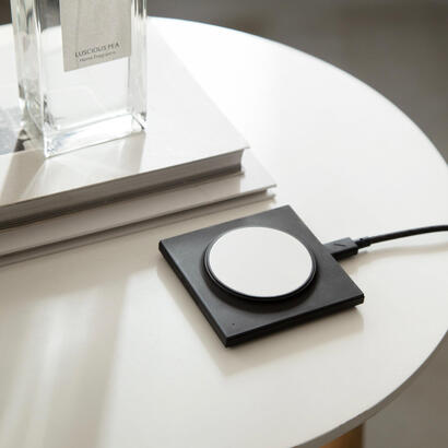 native-union-drop-magnetic-wireless-charger-black