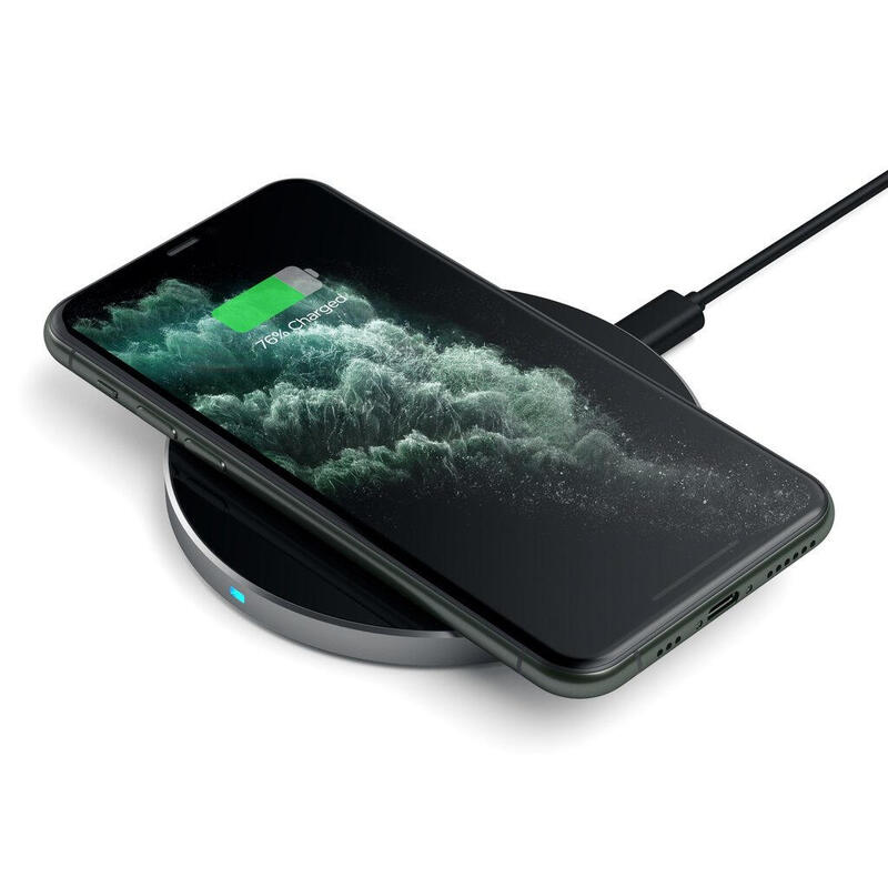 satechi-wireless-qi-charging-pad-space-gray satechi-wireless-qi-charging-pad-space-gray