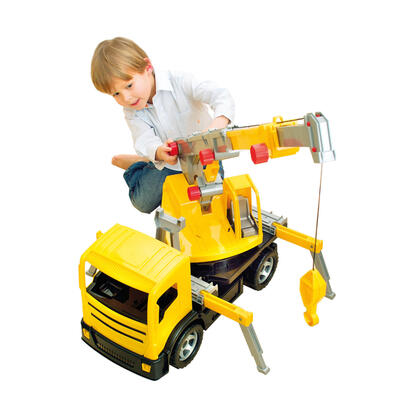 lena-giga-trucks-crane-truck