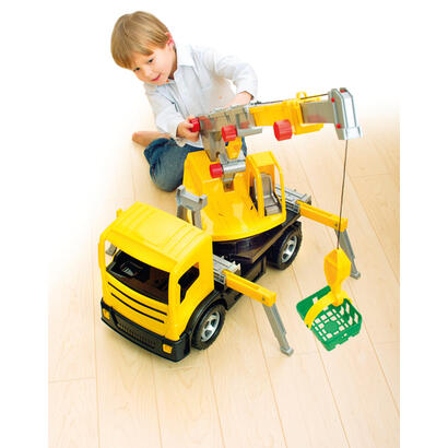 lena-giga-trucks-crane-truck