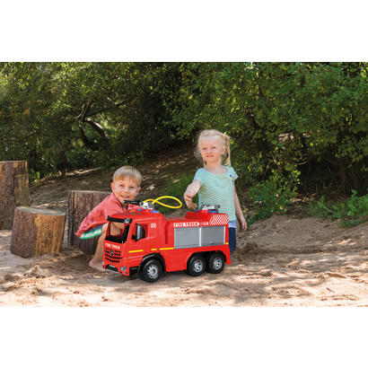 lena-giga-trucks-ride-on-fire-truck-arocs