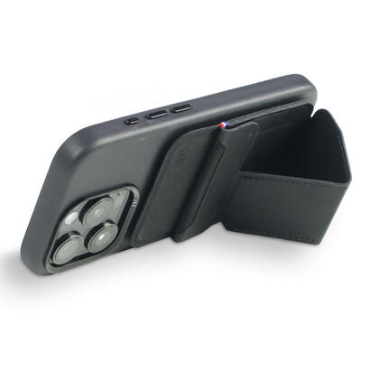 decoded-silicone-magsafe-card-stand-sleeve-graphene
